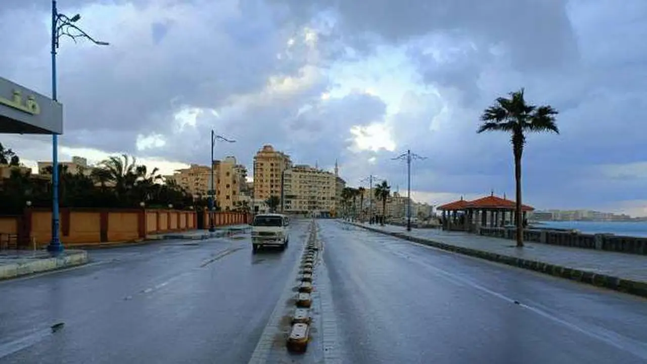 الأرصاد تحذر من تقلبات جوية وفرص أمطار تضرب السواحل الشمالية للبلاد